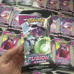 Pokemon TCG: Sword & Shield-Fusion Strike Sleeved Booster Pack 30 Packs ✅ - Image 5