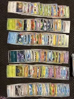 Pokemon 151, 113 Common/Uncommon, 17 Holos, 40 Reverse Holos. 170 cards in all. - Image 1