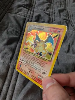 Pokemon TCG Charizard 4/102 Card Holo Unlimited Rare Original Base Set 1999 - Image 1