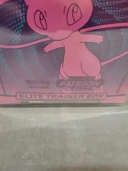 POKEMON SWORD & SHIELD FUSION STRIKE ELITE TRAINER BOX TRADING CARD GAME (NEW) - Image 2