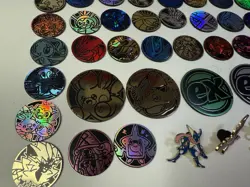 Lot Of 30 Pokemon Coins + 5 Pokemon Pins + 5 Sets Of Dice Pokemon Accessories - Image 2