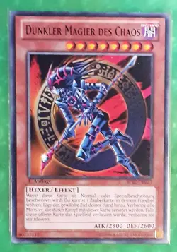 Yu-Gi-Oh BP02-DE023 Dunkler Magier des Chaos "near mint", Black Rare, 1. Auflage - Image 1