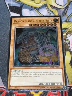 CARTE Yu Gi Oh DRAGON BLANC AUX YEUX BLEUS YSKR-FR001 ULTIMATE RARE - Image 1