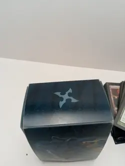MTG Betrayers of Kamigawa Deck Box with Magic Cards See Pics VGC 2005 Rare - Image 4
