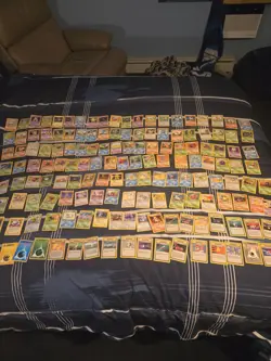 lot of 1995-1999 base set pokemon cards - Image 1