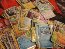 Pokemon Trading Card Game Assorted Card Lots Of 200 Cards - Image 2