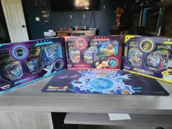 Pokemon Eeveelution Vmax Premium Collection Vaporeon Flareon Jolteon Set of 3 - Image 2