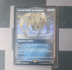 1x FOIL BORDERLESS CRYSTAL SKULL, ISU SPYGLASS - Assassin's Creed - MTG - Magic - Image 1