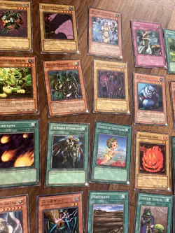 Vintage Yugioh Trading Card Lot Of 93 1996 Kazuki Takahashi Hologram - Image 3