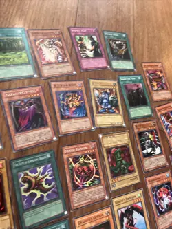 Vintage Yugioh Trading Card Lot Of 93 1996 Kazuki Takahashi Hologram - Image 4