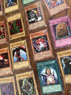 Vintage Yugioh Trading Card Lot Of 93 1996 Kazuki Takahashi Hologram - Image 5