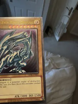 Yugioh OP28-EN001 Blue-Eyes White Dragon Ultimate Rare Euro NM purple cleanest - Image 3