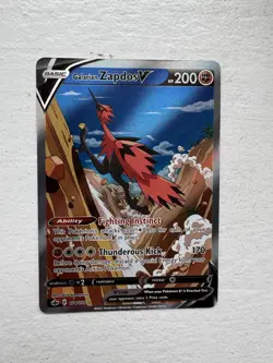 Pokemon TCG Galarian Zapdos v Alternate Art Chilling Reign Card 174/198 - Image 1