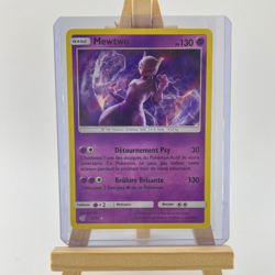 Mewtwo 12/18 Holo Carte Pokemon Detective Pikachu - Image 1