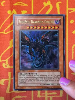 YUGIOH RED-EYES DARKNESS DRAGON ULTRA RARE 1ST EDITION MODERATE PLAY SD1-EN001 - Image 1
