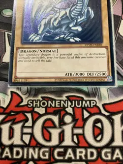 Blue-Eyes White Dragon Ultimate Rare OP28-EN001 Yugioh Pack Fresh - Image 4