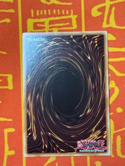 YUGIOH ELEMENTAL HERO ESCURIDAO ULTRA RARE NEAR MINT YG09-EN001 - Image 2