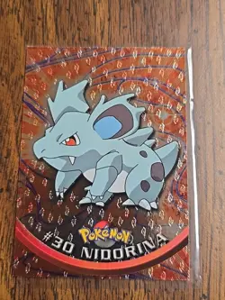 Nidorina 30 TOPPS Pokemon Card - Textured Foil - Flames -- Black Label - Image 1