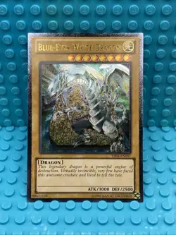 Yugioh! Blue-Eyes White Dragon Ultimate Rare YSKR-EN001 LP - Image 1