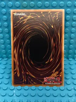 Yugioh! Blue-Eyes White Dragon Ultimate Rare YSKR-EN001 LP - Image 3