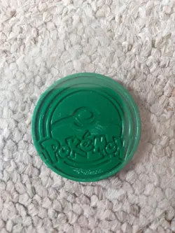 Shiny Zygarde Green Pokemon Coin, Card TCG, Used Condition - Image 2